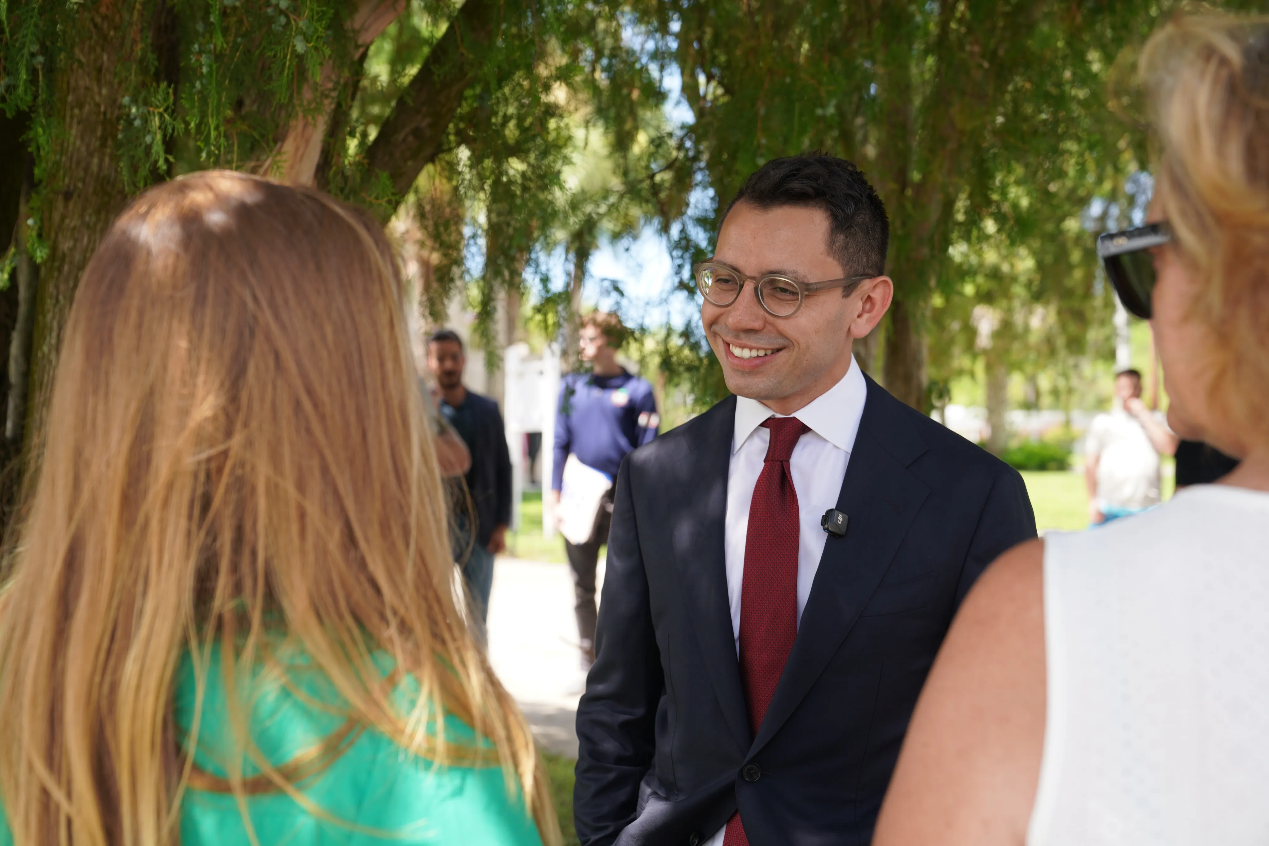 Fishback visits Franklin County voters during the Apalachicola courthouse stop.